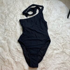 Black One-Shoulder Swimsuit